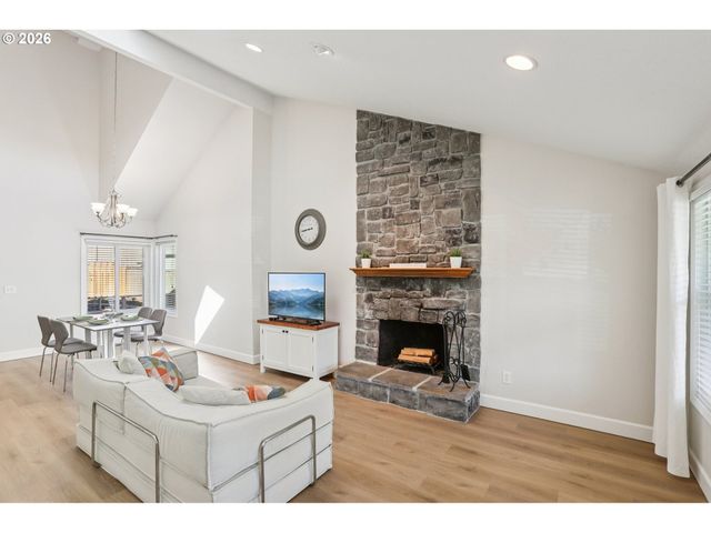 14205 Sw FANNO CREEK Ct, Portland, OR 97224