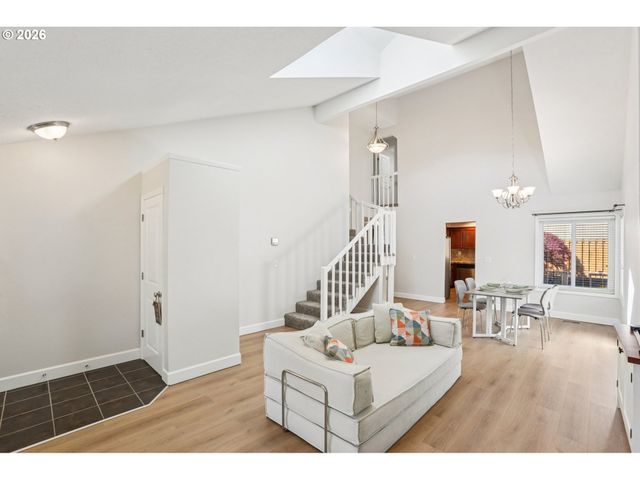 14205 Sw FANNO CREEK Ct, Portland, OR 97224