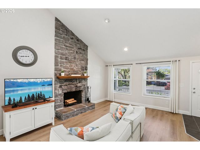 14205 Sw FANNO CREEK Ct, Portland, OR 97224