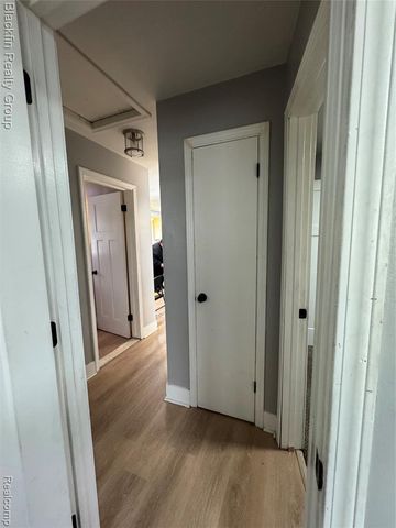 2214 Santa Barbara Drive, Flint, MI 48504