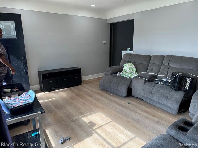 2214 Santa Barbara Drive, Flint, MI 48504