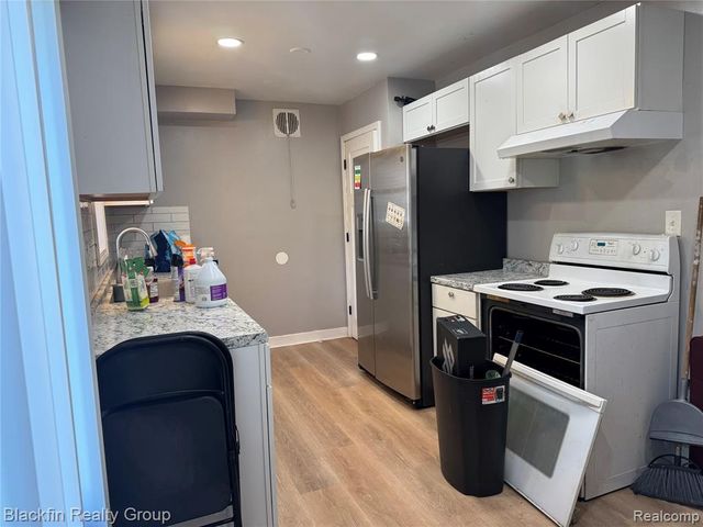 2214 Santa Barbara Drive, Flint, MI 48504