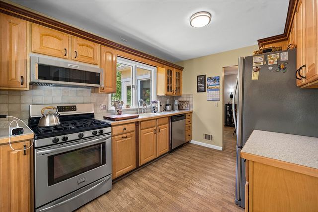 76 French Road, Pittsford, NY 14618