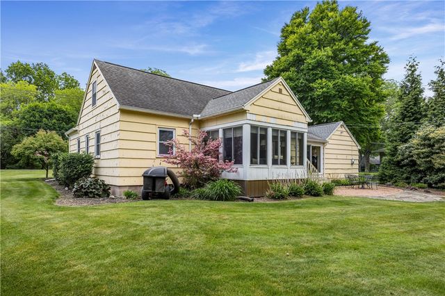 76 French Road, Pittsford, NY 14618