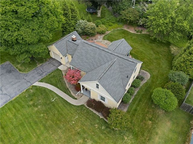 76 French Road, Pittsford, NY 14618