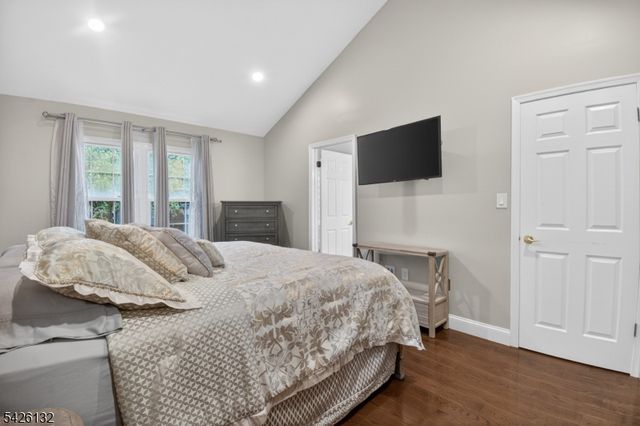 75 Washington Ct, Montville Twp., NJ 07082