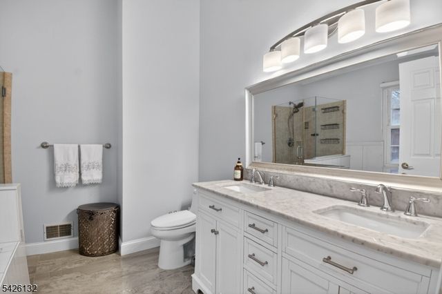 75 Washington Ct, Montville Twp., NJ 07082