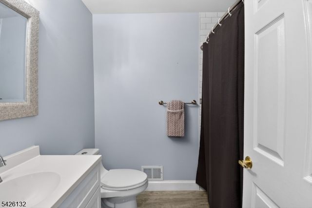 75 Washington Ct, Montville Twp., NJ 07082