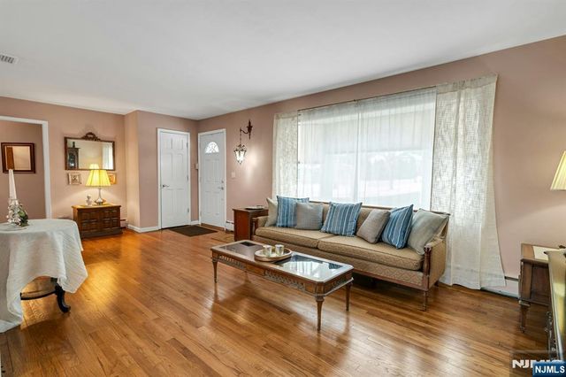 48 Deerfield Road, Wayne, NJ 07470