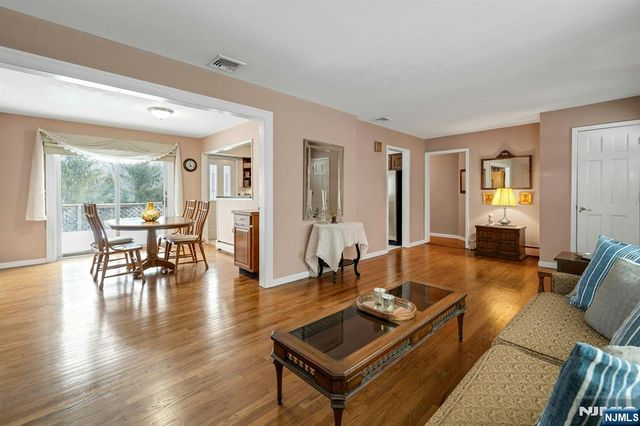 48 Deerfield Road, Wayne, NJ 07470