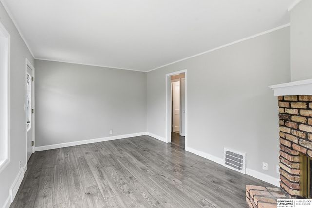 6177 Hickory Street, Omaha, NE 68106