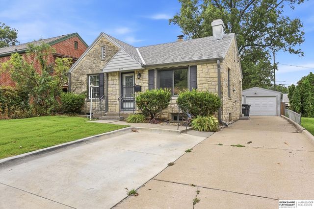 6177 Hickory Street, Omaha, NE 68106