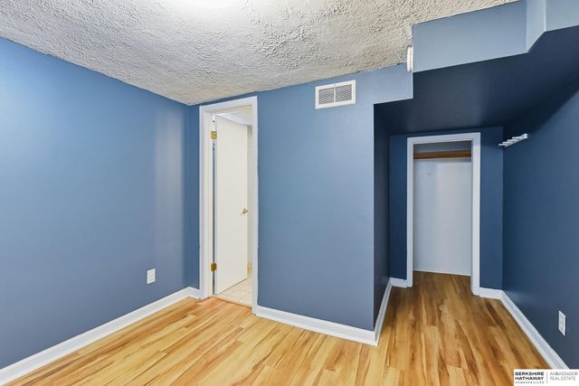 6177 Hickory Street, Omaha, NE 68106