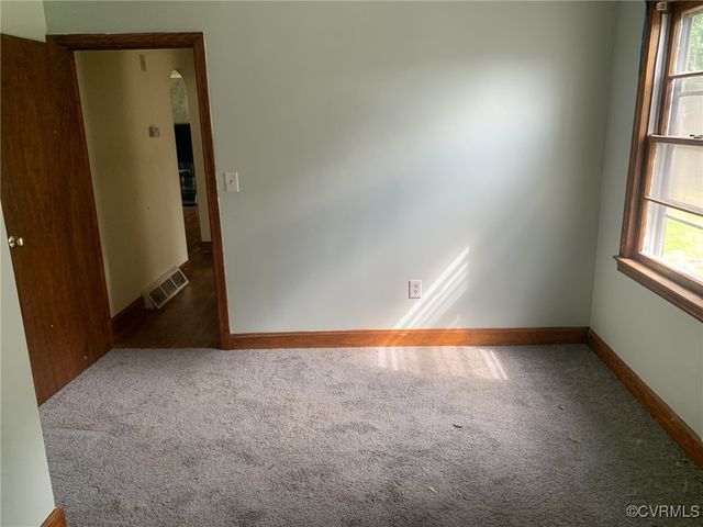8239 Lansdowne Rd, Mechanicsville, VA 23116