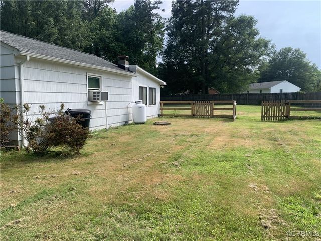 8239 Lansdowne Rd, Mechanicsville, VA 23116