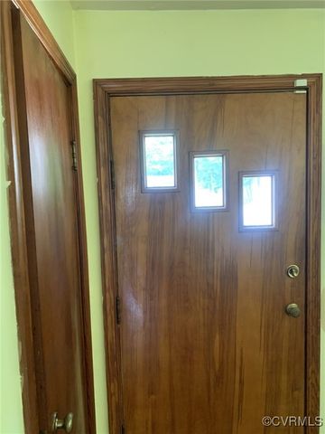 8239 Lansdowne Rd, Mechanicsville, VA 23116
