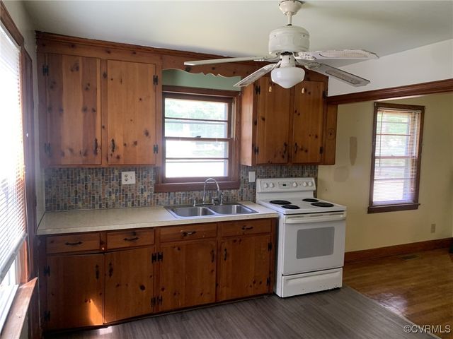 8239 Lansdowne Rd, Mechanicsville, VA 23116