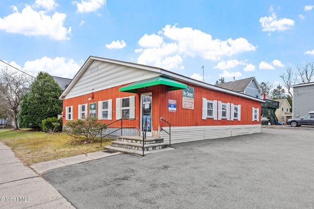 48 Lincoln Avenue, Saratoga Springs, NY 12866