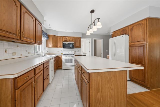 41W610 Silvana Drive, Elgin, IL 60124