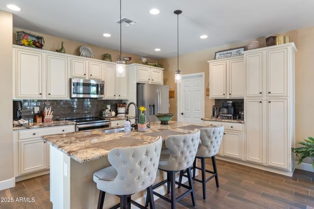 4467 COVERED WAGON Trail, Wickenburg, AZ 85390