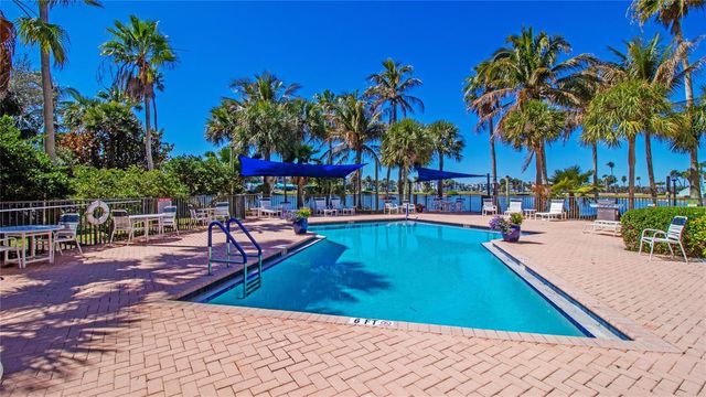 221 NE Plantation Road 213, Stuart, FL 34996