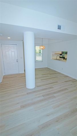221 NE Plantation Road 213, Stuart, FL 34996