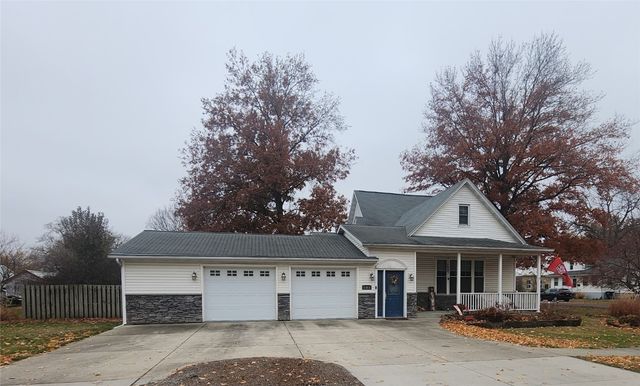 893 Short Avenue, Marengo, IA 52301