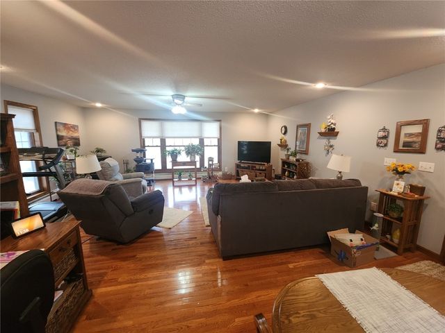 893 Short Avenue, Marengo, IA 52301