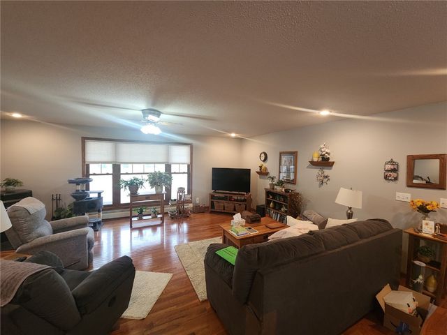 893 Short Avenue, Marengo, IA 52301