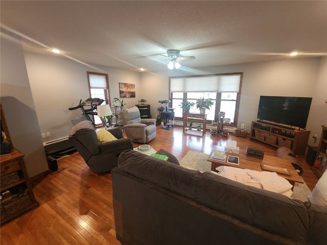 893 Short Avenue, Marengo, IA 52301