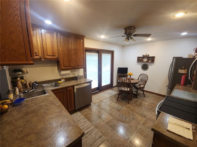 893 Short Avenue, Marengo, IA 52301