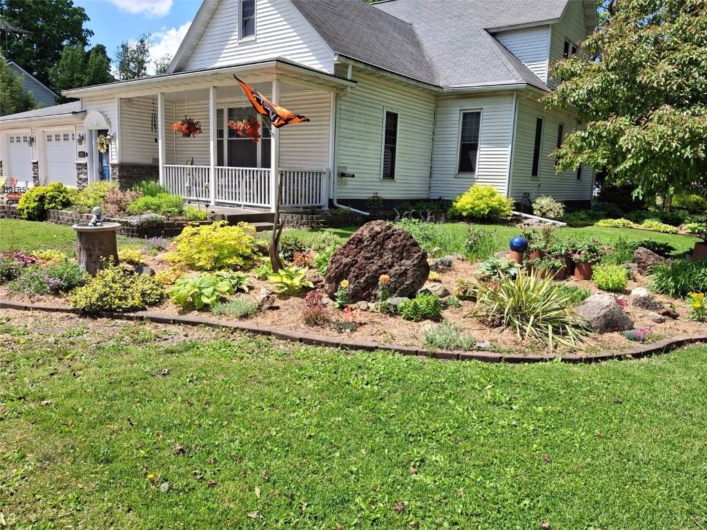 893 Short Avenue, Marengo, IA 52301