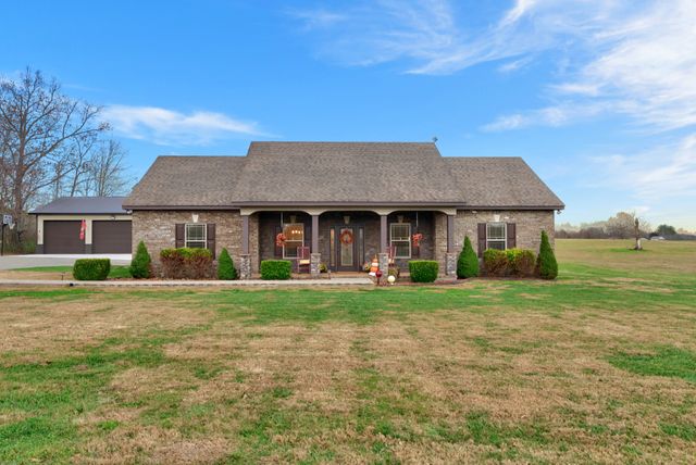 1065 Parkhurst Rd, Mcminnville, TN 37110