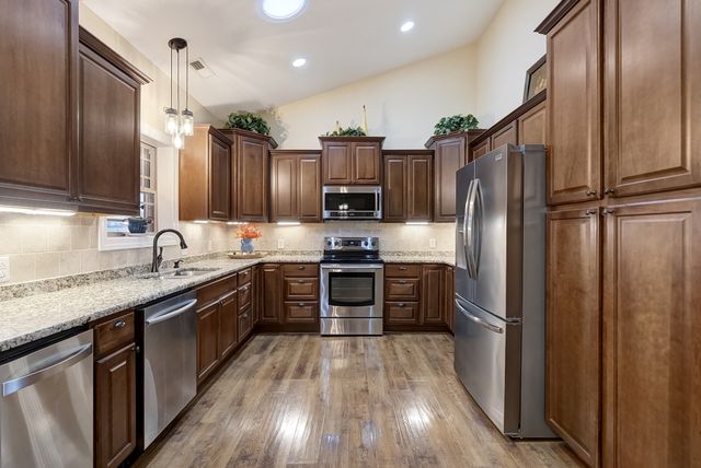 1065 Parkhurst Rd, Mcminnville, TN 37110