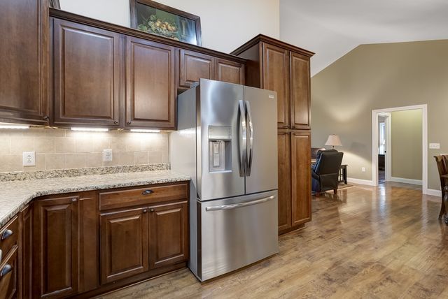 1065 Parkhurst Rd, Mcminnville, TN 37110