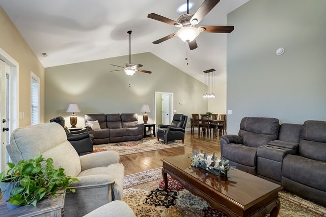 1065 Parkhurst Rd, Mcminnville, TN 37110