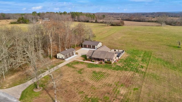 1065 Parkhurst Rd, Mcminnville, TN 37110