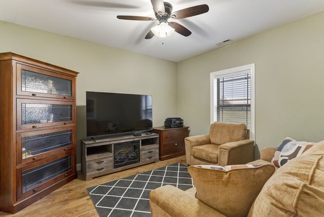 1065 Parkhurst Rd, Mcminnville, TN 37110