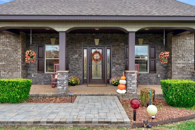 1065 Parkhurst Rd, Mcminnville, TN 37110