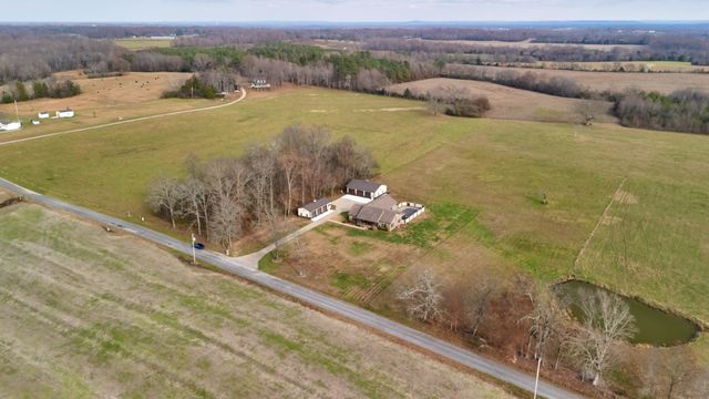 1065 Parkhurst Rd, Mcminnville, TN 37110