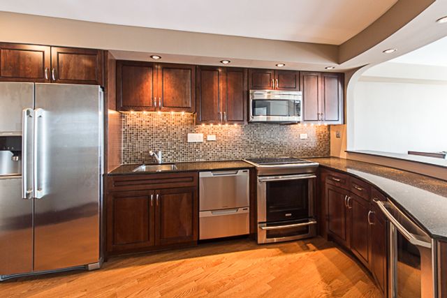 300 N State Street 3334, Chicago, IL 60654