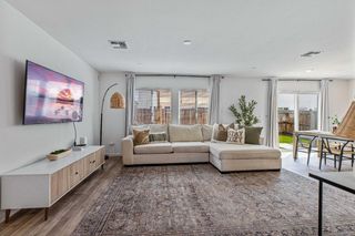 450 Rainbow Falls Ln, Manteca, CA 95337
