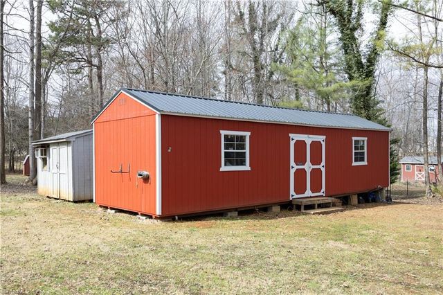 4421 Spoon Loop Road, Liberty, NC 27298