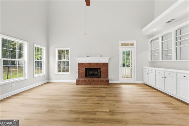 190 Jay Trail, Fayetteville, GA 30215