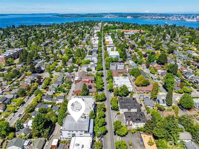 3717 California Avenue SW #304, Seattle, WA 98116