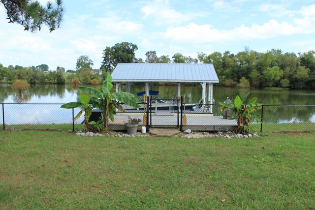 105 Edgewater Dr, Winchester, TN 37398