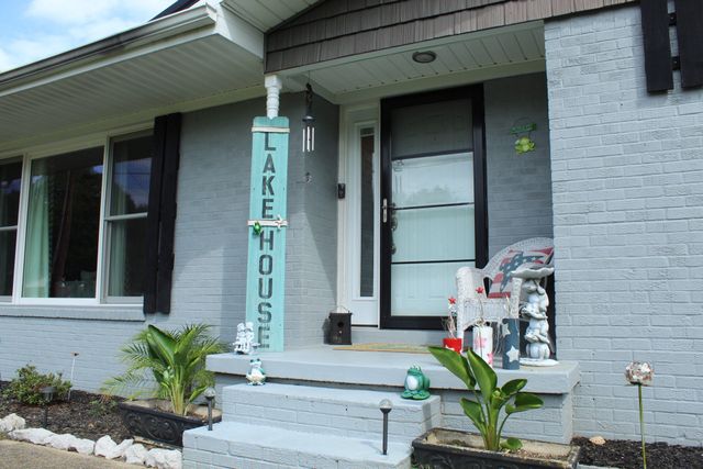 105 Edgewater Dr, Winchester, TN 37398