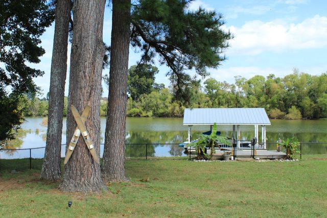 105 Edgewater Dr, Winchester, TN 37398