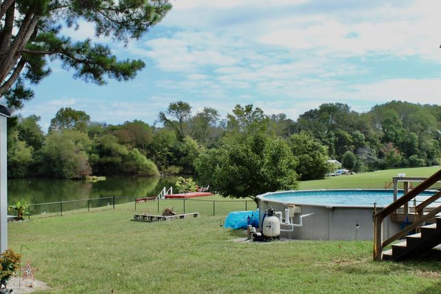 105 Edgewater Dr, Winchester, TN 37398