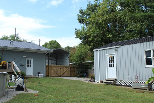 105 Edgewater Dr, Winchester, TN 37398